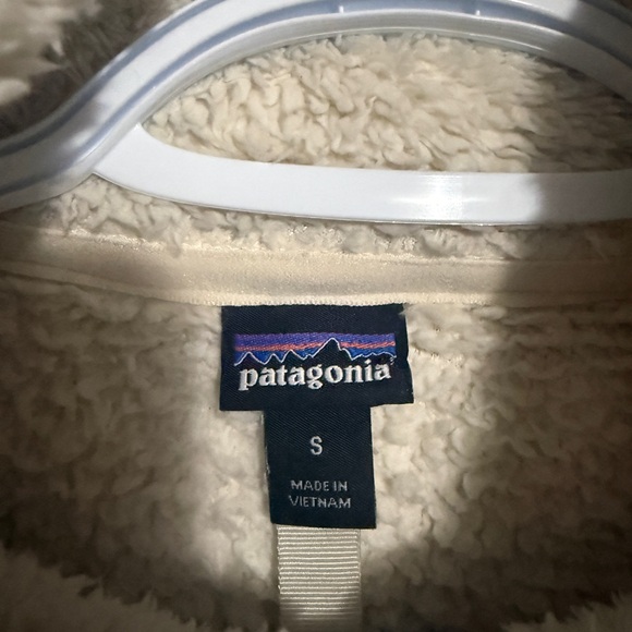 Patagonia Off-White Fleece Cowl Sweater - Picture 5 of 5